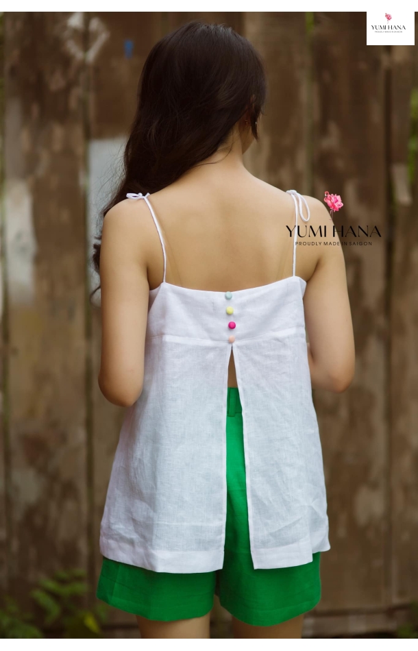 ÁO TRẮNG LINEN 2 DÂY KIỂU DÁNG XẺ PHÍA SAU Yumi Hana